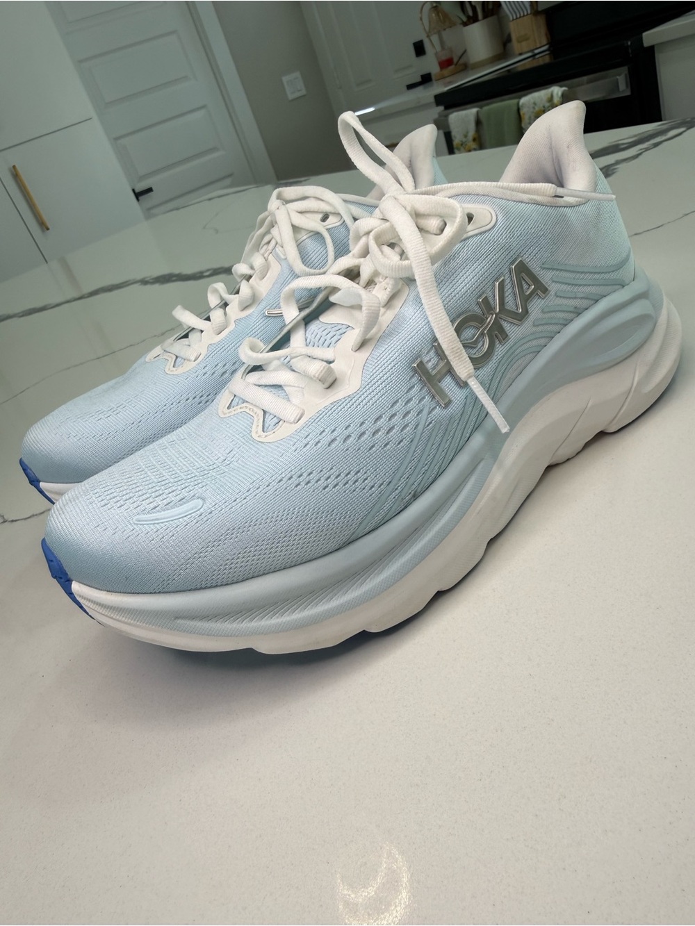 Hoka One One Clifton 11 Women's Size 6.5 Wide (6.5D) Running Shoes Light Blue